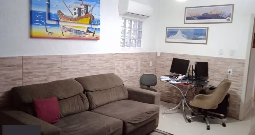 Casa para Venda - 140m², 5 dormitórios, 2 vagas - Cavalhada, Porto Alegre