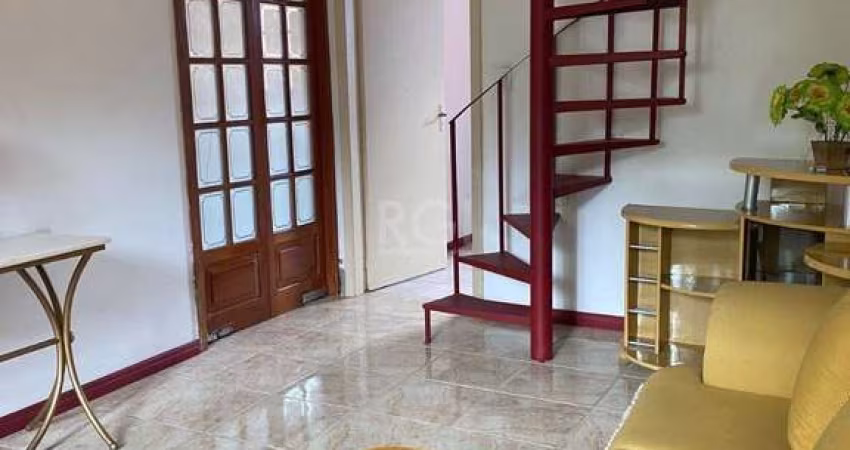 Casa para Venda - 230m², 3 dormitórios, sendo 1 suites, 4 vagas - Santa Tereza
