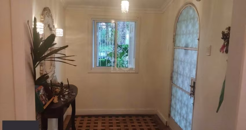 Casa para Venda - 205m², 3 dormitórios, sendo 1 suites, 2 vagas - Santo Antonio