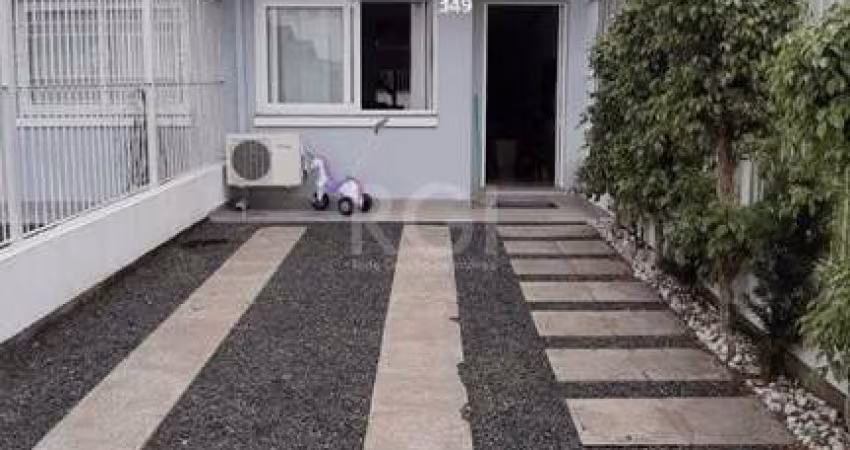 Casa para Venda - 157m², 3 dormitórios, sendo 3 suites, 2 vagas - Guarujá