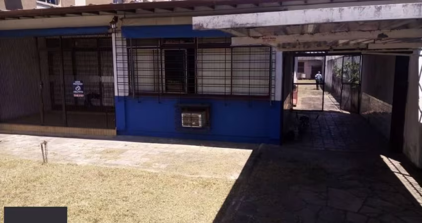 Casa para Venda - 200m², 3 dormitórios, 8 vagas - Cristal