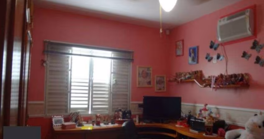 Casa para Venda - 269m², 3 dormitórios, Cristal