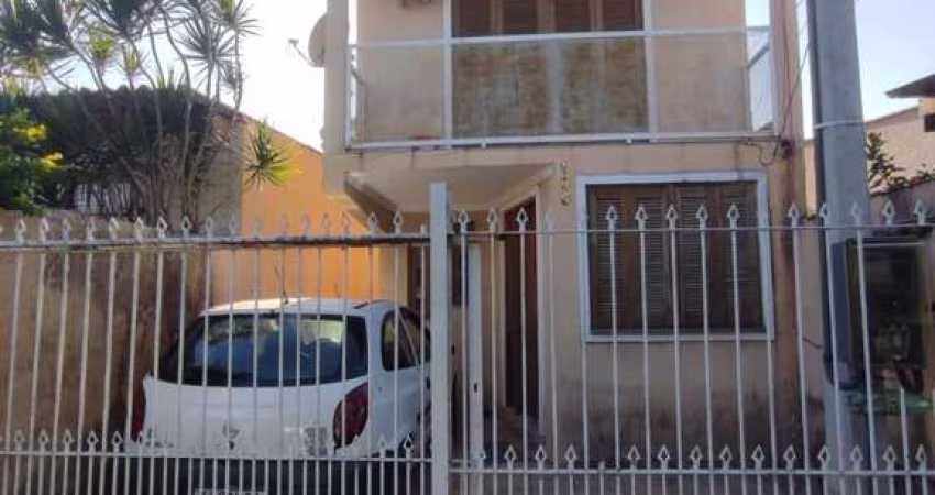 Sobrado de 3 pisos localizado no bairro Hipica - 3 Dormitórios