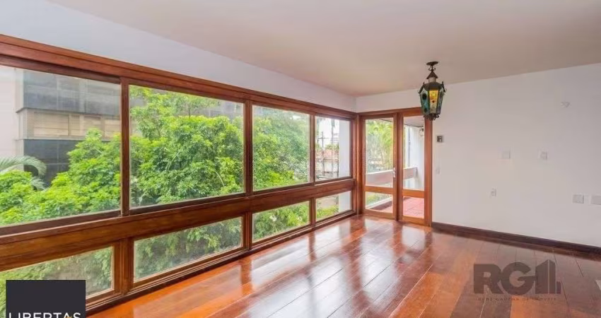 Excelente apartamento de 189m² com 3 dormitórios e 3 vagas.