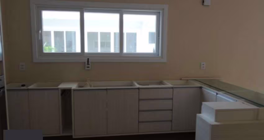 Casa para Venda - 305m², 3 dormitórios, sendo 3 suites, 4 vagas - Nonoai
