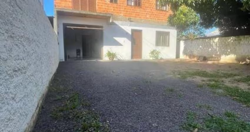 Casa 2 dormitórios bairro Lami