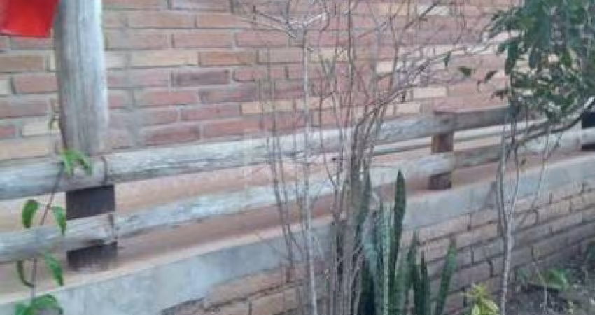 Sítio para Venda - 750m², 3 dormitórios, 2 vagas - Águas Claras