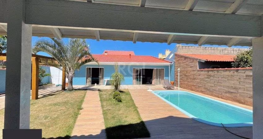 Casa para Venda - 200m², 5 dormitórios, 4 vagas - Centro