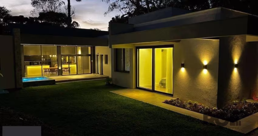 Casa toda térrea  400m2 , 3 suítes