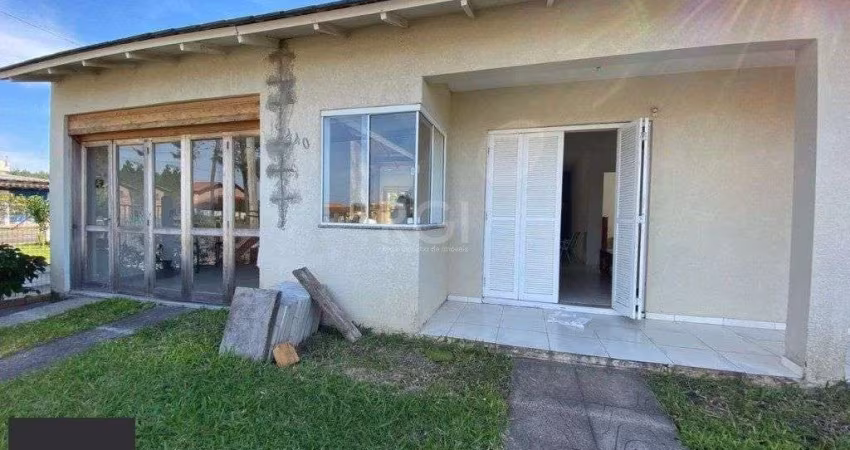 Casa para Venda - 69m², 2 dormitórios, 2 vagas - Capão Novo