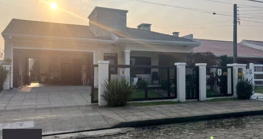 Casa 3 dormitórios à venda Centro Xangri-Lá/RS