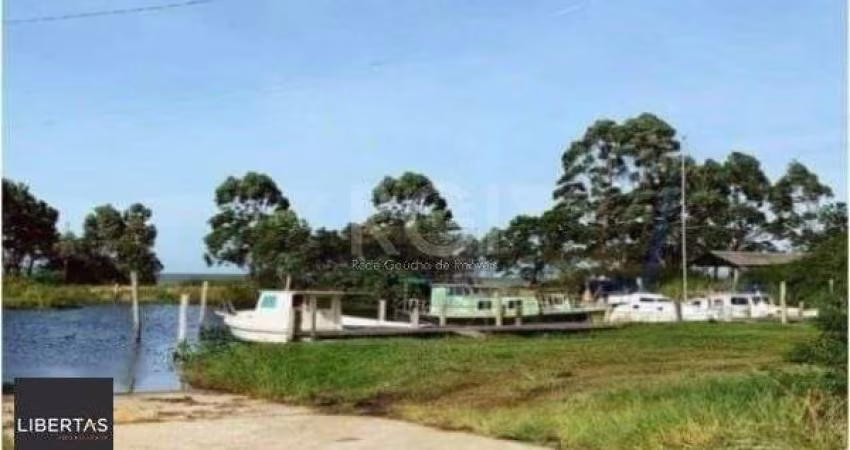 CASA EM CONDOMÍNIO NA PRAIA,DE 2 DORMITÓRIOS, COM 3 VAGAS DE GARAGENS, ITAPUÃ VA