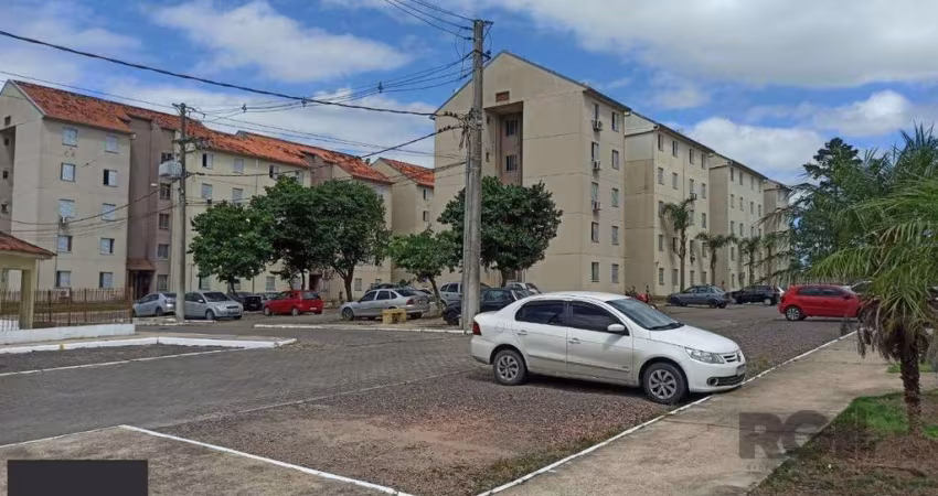 Oportunidade !!! Lindo Apartamento 02 Dormitórios reformado e com vaga.