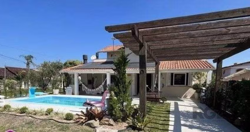 Casa 4 dormitórios à venda Centro Imbé/RS