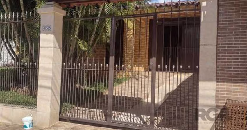 Casa 2 dormitórios, 2 vagas, Bairro Espirito Santo