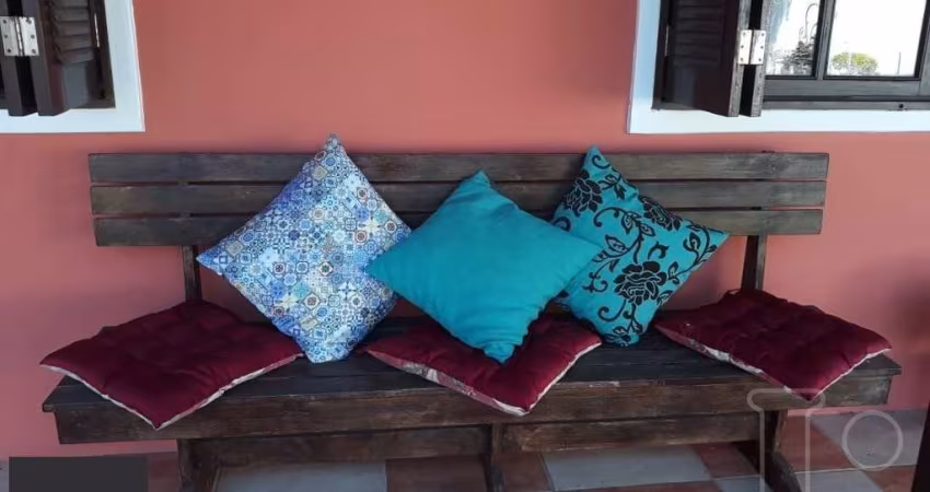 Casa para Venda - 114m², 2 dormitórios, sendo 1 suites, 2 vagas - Zona Nova