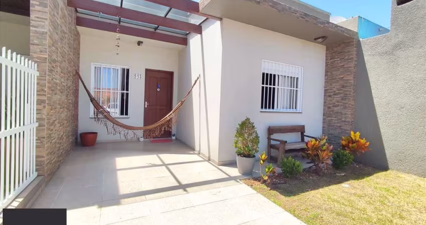 LINDA CASA DE 2 DOMITÓRIOS, PRÓXIMA AO MAR