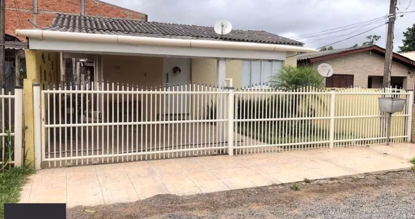 Casa com 4 dormitórios  em Gravataí