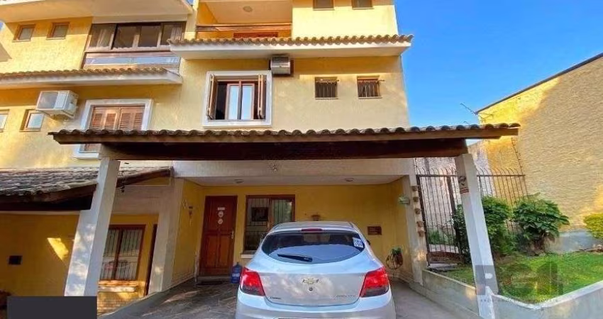 Casa em condomínio 157m² - 3 dormitórios, 2 vagas no bairro Tristeza