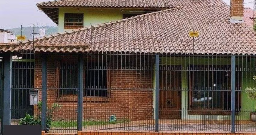 Casa de 3 dormitórios e 2 suítes no Bairro Partenon