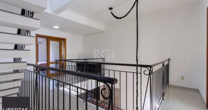 Casa para Venda - 204m², 3 dormitórios, sendo 3 suites, 2 vagas - Espirito Santo
