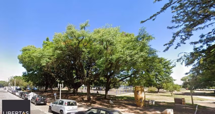 Apartamento de 49m² e box de 18m² no Centro Histórico