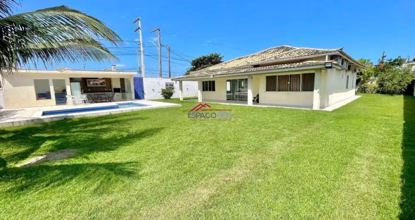 Casa de Condomínio para Aluguel de Temporada, 3 quartos, 2 suítes, Manguinhos