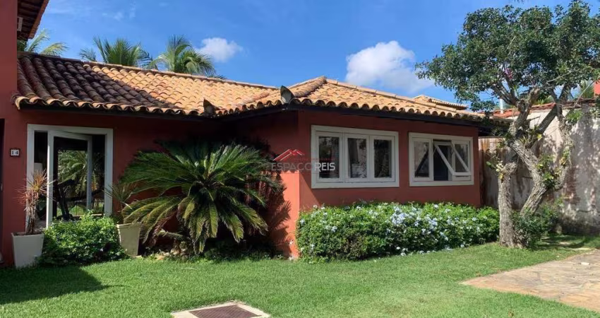Casa em Manguinhos com 4 suítes dentro de condomínio com infra completa