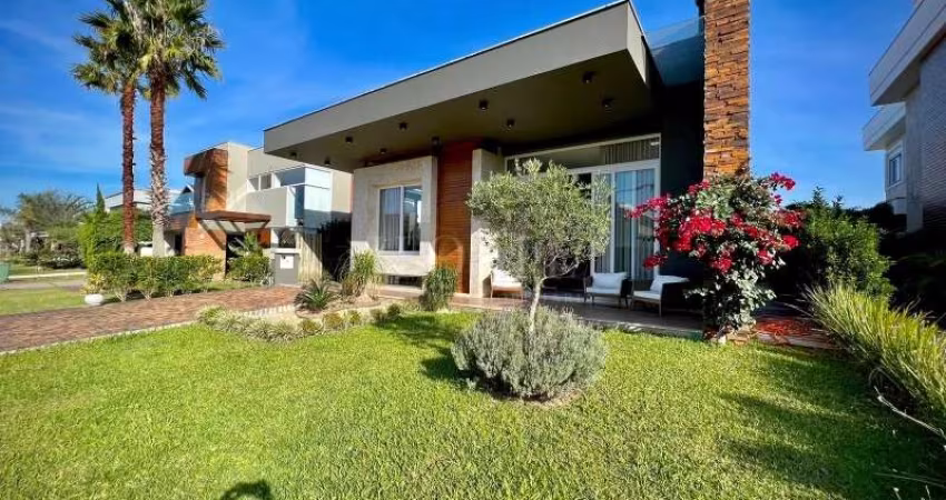 CASA MODERNA E AGRADÁVEL À VENDA EM CONDOMÍNIO!