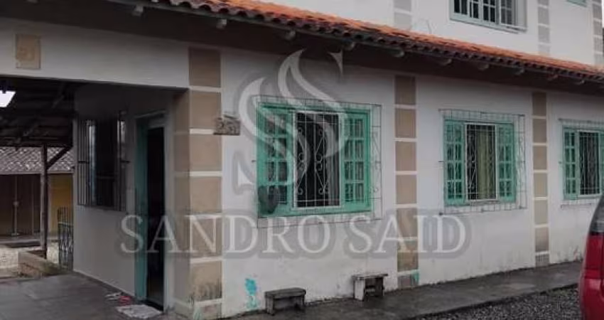 Sobrado para Venda em Joinville, PARANAGUAMIRIM, 6 dormitórios, 4 banheiros, 1 vaga