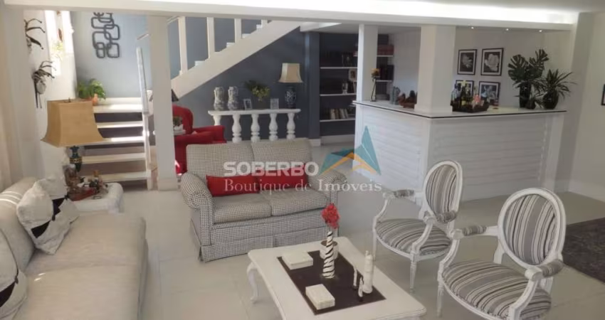 Casa 5 Suítes, Terreno c/ 1350 m2, Quintal e Jardim plano, Piscina, Sauna, Albuquerque, Teresópolis, RJ