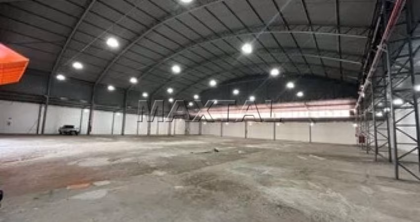 Galpão totalmente reformado com 2.600m² e 10 vagas de garagem, na Região do Jaçanã.