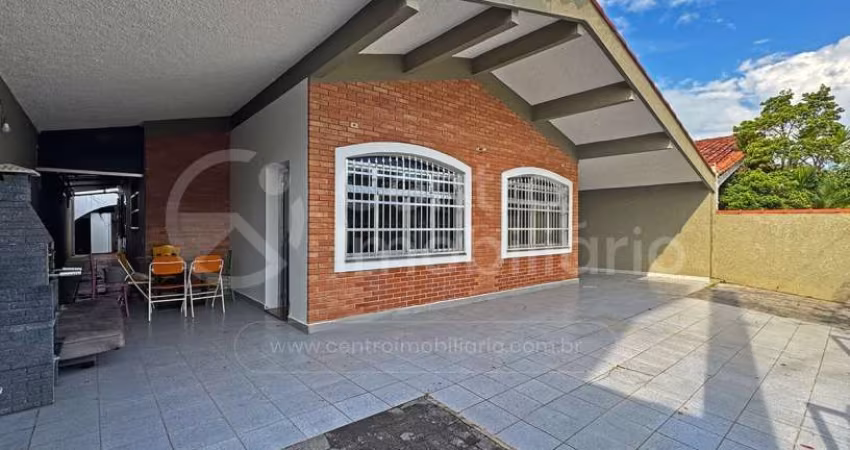 CASA à venda com 3 quartos em Peruíbe, no bairro Balneario Florida