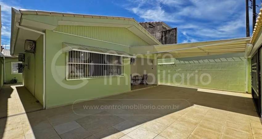 CASA à venda com 2 quartos em Peruíbe, no bairro Balneario Sao Joao Batista