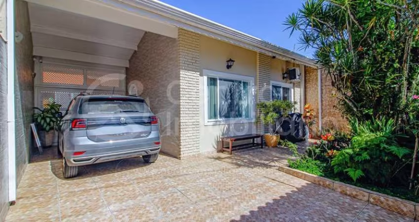 CASA à venda com 2 quartos em Peruíbe, no bairro Centro