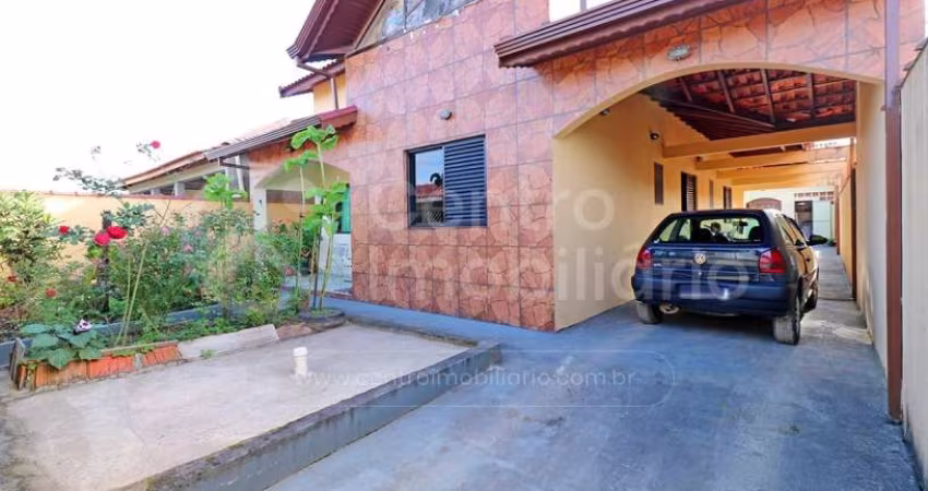 CASA à venda com 3 quartos em Peruíbe, no bairro Jardim Sao Luiz