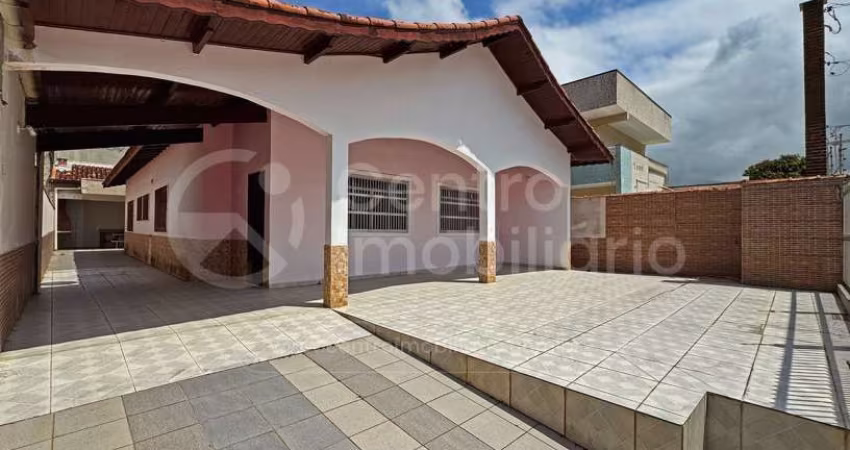 CASA à venda com 3 quartos em Peruíbe, no bairro Estancia Balnearia Convento Velho