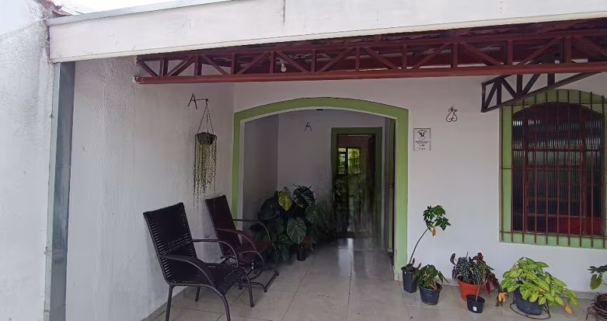 Casa Térrea - 3 Dorm. Jd. Satélite - São José dos Campos