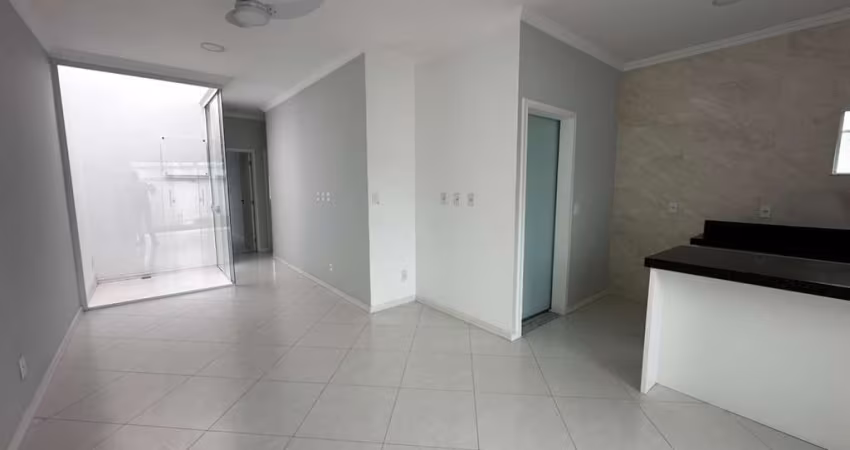 Apartamento para Venda em Cabo Frio, VILA DO PERO, 3 dormitórios, 1 suíte, 2 banheiros, 2 vagas
