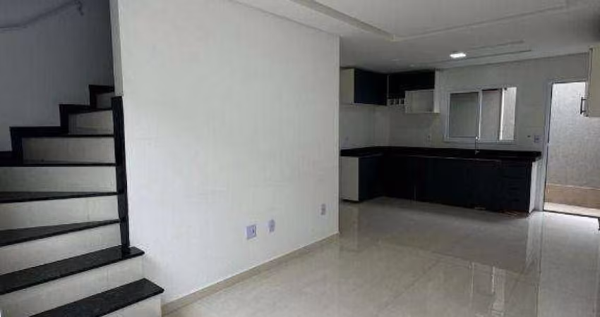 Sobrado novo no lado praia com 2 dormitórios à venda  63 m² por R$ 420.000  Guilhermina  Praia Grande SP