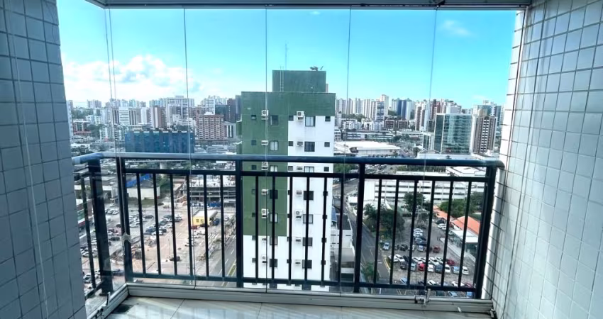 Apartamento amplo, ventilado e com ótima localização