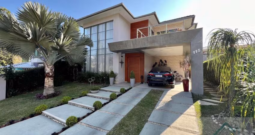 Casa para Venda em Teresópolis, VARGEM GRANDE, 4 dormitórios, 4 suítes, 4 banheiros, 2 vagas
