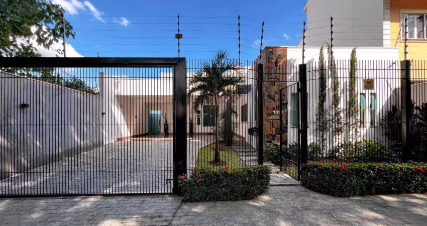 Casa à venda em Maringá, Zona 05, com 3 suítes, com 297.25 m²