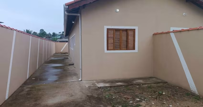 Casa para Venda em Itanhaém, Jardim Umuarama, 2 dormitórios, 1 suíte, 1 banheiro, 2 vagas