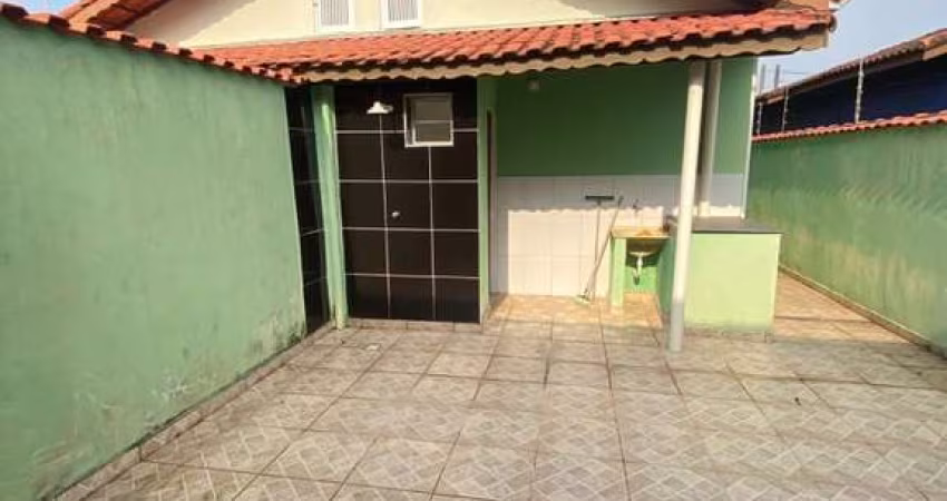 Casa para Venda em Itanhaém, Jardim Guacyra, 2 dormitórios, 1 suíte, 2 banheiros, 2 vagas