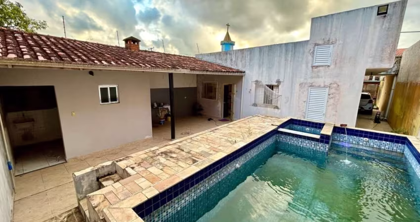Casa para Venda em Itanhaém, Tupy, 3 dormitórios, 1 suíte, 2 banheiros, 2 vagas