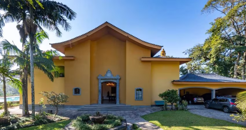 Casa no condomínio Jardim Iolanda para venda com 6 quartos, sendo 3 suítes, 1,224m²