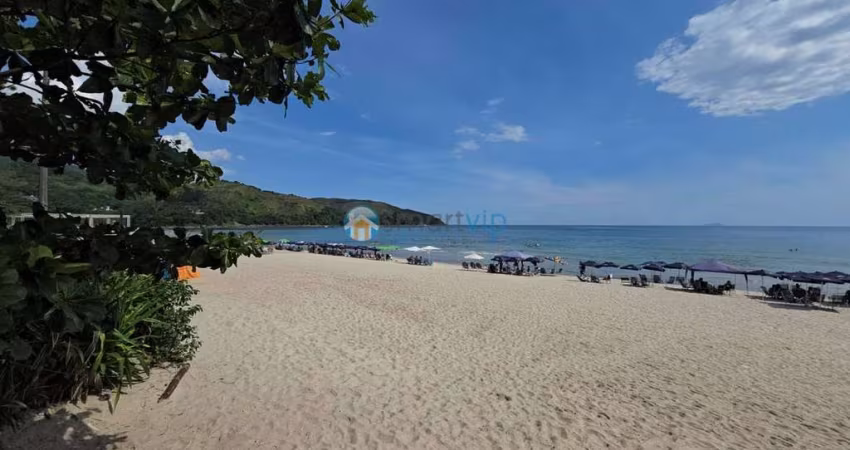 Terreno pé na areia em Maresias com quase 600m2 - Oportunidade frente ao mar - Possui casa antiga para reforma com amplição