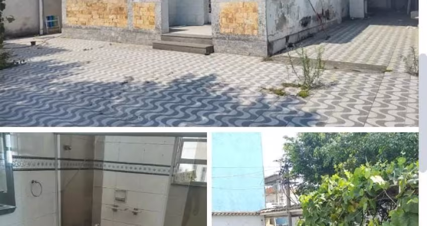 CASA DUPLEX - 200 m² - 04 DORMITÓRIOS - SUITE - VARANDA - QUINTAL - GARAGEM