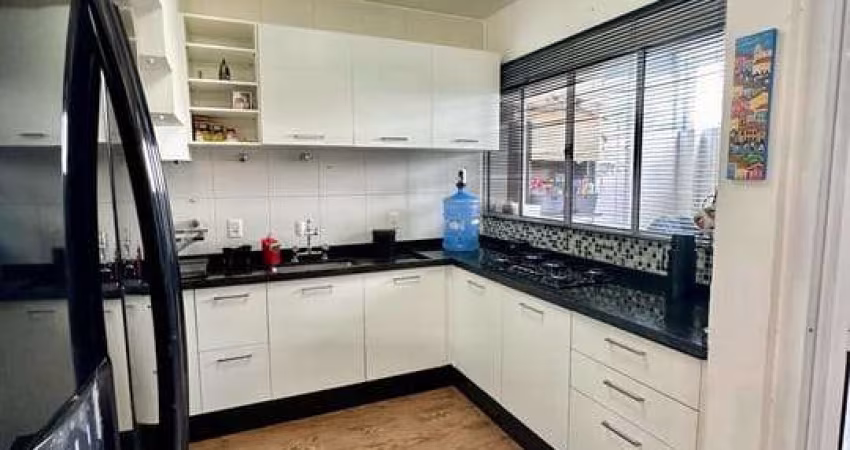 Sobrado de condomínio à Venda e Locação em Mogi das cruzes com 103m², 3 dormitórios, 1 suíte, 1 sala e 2 vagas!!!